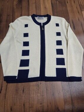 San Remo Vgt Cream and Navy Geometric Zip Up Cardigan. Sz S